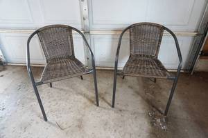 lot 150 image: 2 lawn chair