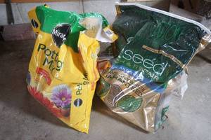 lot 156 image: potting soil & seed