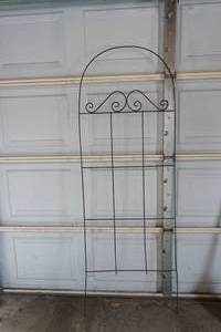 lot 163 image: trellis