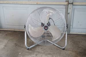 lot 166 image: Extreme Garage Fan