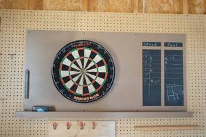 lot 186 image: dart board