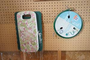 lot 187 image: garden hose knee pads