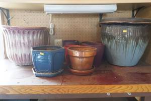 lot 188 image: flower pots