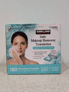 lot 12 image: BRAND NEW KIRKLAND DAILY MAKE-UP REMOVER TOWELETTES