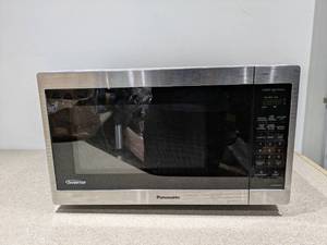 lot 103 image: PANASONIC INVERTER MICROWAVE