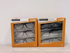 lot 108 image: BRAND NEW FOSTER GRANT 1.25 FASHION READING GLASSES