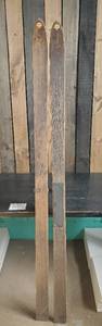 lot 2 image: Awesome Vintage Wooden Lund Skies
