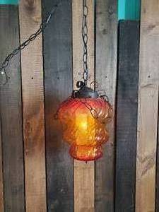 lot 6 image: Beautiful Orange and Red Vintage Hanging Lamp