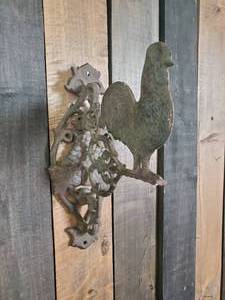 lot 10 image: Cast Iron Chicken Wall mount