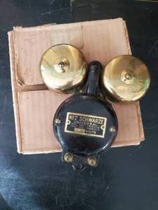 lot 63 image: Super Nice Cool No. 2 Schwarze Universal Brass School Bell Never Hung or used with Box