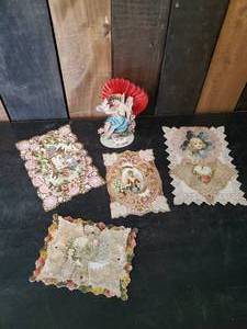 lot 79 image: Beautiful Vintage Valentines Day Cards, With Pop out Heart, Lots of Deatail and in good condition