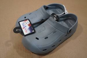 lot 202 image: Nuusol McCall Clogs -Mens 7, Womens 8