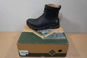 lot 230 image: Muck Boots Mens Apex Mid Zip Boots -Size 7