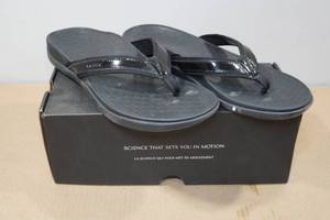 lot 236 image: Vionic Tide Orthotic Sandals -Size 10