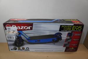 lot 7 image: Razor Power Core E95 Electric Scooter