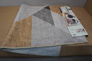 lot 43 image: Members Mark Everwash Washable Accent Rug