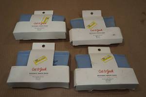 lot 50 image: Cat and Jack Reusable Snack Bags