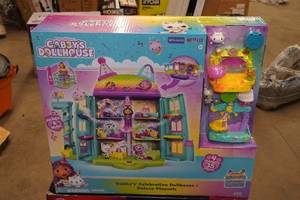 lot 65 image: DreamWorks Gabbys Dollhouse Playset
