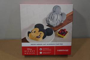 lot 94 image: Farberware Disney Mickey Mouse Cast Aluminum Cake Pan