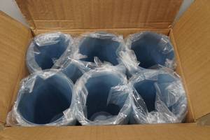 lot 104 image: 24 Blue Plastic Tumbler Cups