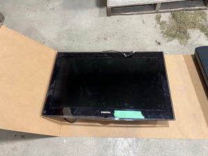 36 SAMSUNG TV