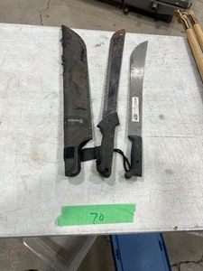 2 MACHETES & 1 CASE
