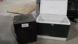 COOL OLD STEEL COLEMAN COOLER CLEAN & NEAT OLD WOOD BOX W STEEL EDGING