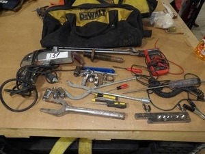 MECHANICS TOOL BAG TIMING & TEST LIGHT MULTI METER & MORE