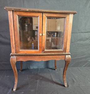 lot 176 image: Antique Wooden Display Cabinet with Glass Doors