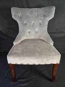 lot 190 image: Elegant Upholstered Accent Chair with Button Tufting