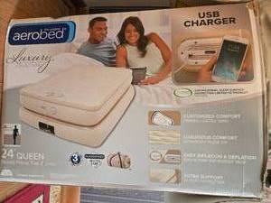 lot 192 image: Aerobed Luxury Collection Queen Size Air Mattress with USB Charger