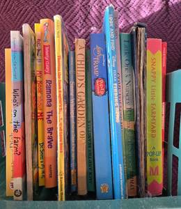 lot 196 image: Collection of Childrens Books and Activity Sets