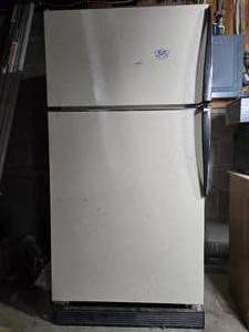 lot 292 image: Vintage Amana Refrigerator