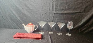 lot 234 image: Decorative Mini Teapot with Red NapkinRunner and Glassware Set