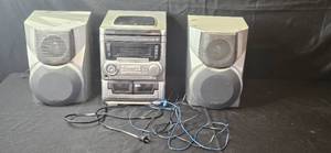 lot 244 image: Aiwa Stereo System with Dual Speakers and Amplifier