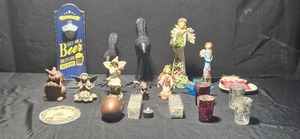 lot 128 image: Collection of Assorted Decorative Figurines and Plaques