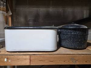 lot 333 image: Used Two Piece Enamel Roasting Pan Set