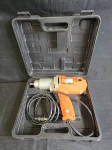 lot 12 image: Chicago Electric 12 Impact Wrench with Case Model 45252