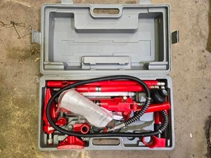 lot 17 image: Porta Power 4 Ton Body Frame Repair Kit