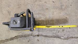 lot 19 image: McCulloch PM 610 Chainsaw with Cushioned Power Electronic Ignition