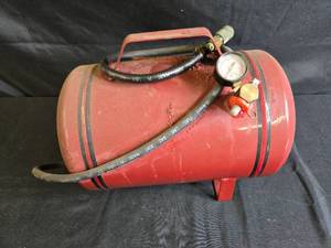 lot 23 image: Portable Air Compressor Tank with Gauge