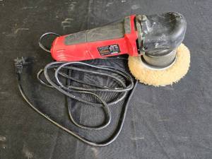 lot 34 image: Bauer 6 Dual Action Polisher with 6 Pad and Cord