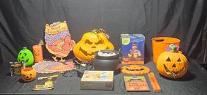 lot 375 image: Festive Halloween and Thanksgiving Decoration Set