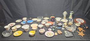 lot 382 image: Assorted Collection of Vintage Porcelain Decor and Tableware and More
