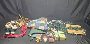 lot 389 image: Assorted Christmas Decorations and Lights Set