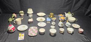 lot 455 image: VTG Mixed Collection of Decorative Porcelain and Ceramic Items
