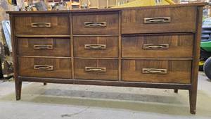 lot 74 image: Mid-Century Modern Walnut Dresser with 9 Drawers and Mirror