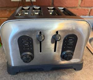 lot 257 image: Used Cooks 4-Slice Stainless Steel Toaster