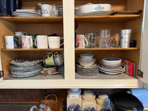 lot 261 image: Collection of Johnson Brothers Old Britain Castles Dinnerware