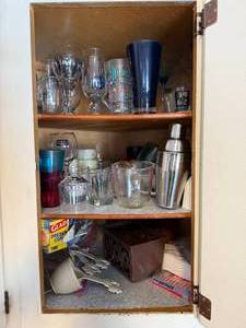 lot 262 image: Assorted Glassware and Bar Accessories Collection